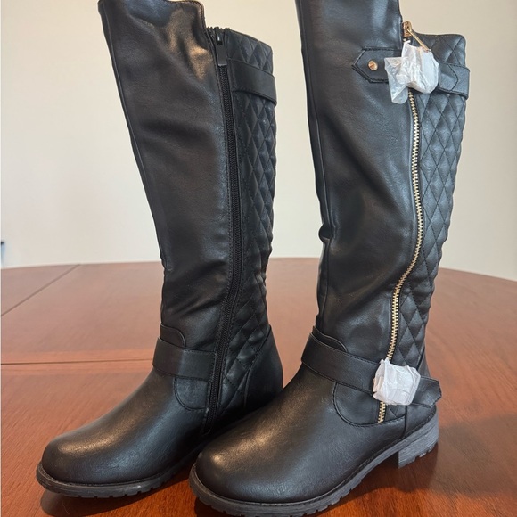 Shoes - New in box - Sz 5 1/2 womens tall black boots, zip up one side, comfortable